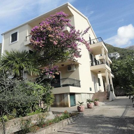Apartments & Rooms M Petrovac Екстериор снимка