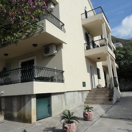 Apartments & Rooms M Petrovac Екстериор снимка