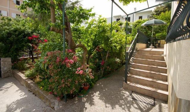 Apartments & Rooms M Petrovac Екстериор снимка