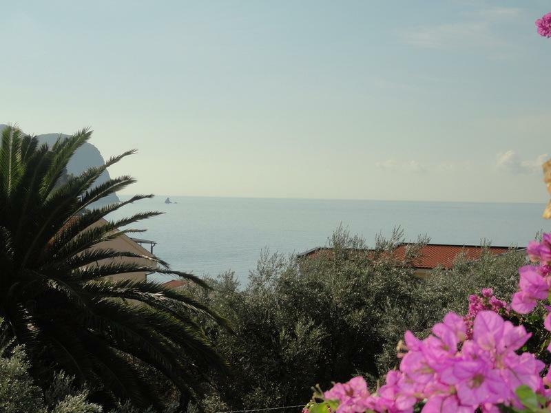 Apartments & Rooms M Petrovac Екстериор снимка